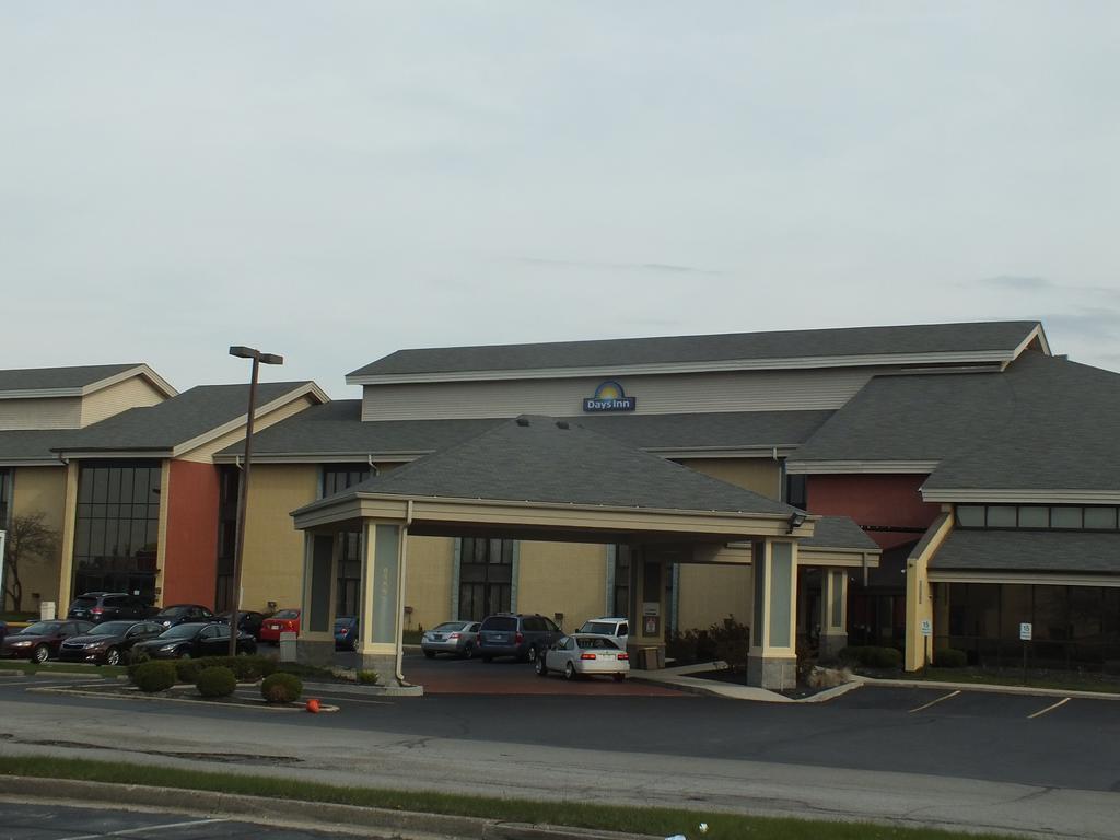 Days Inn By Wyndham Indianapolis Northeast Exterior photo