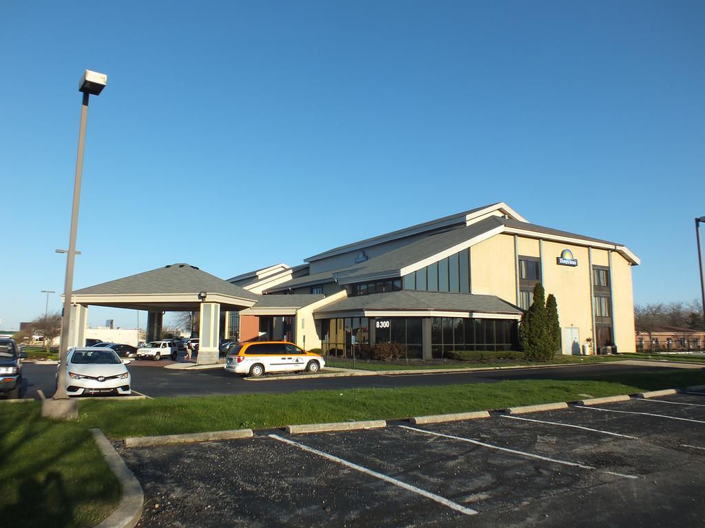 Days Inn By Wyndham Indianapolis Northeast Exterior photo